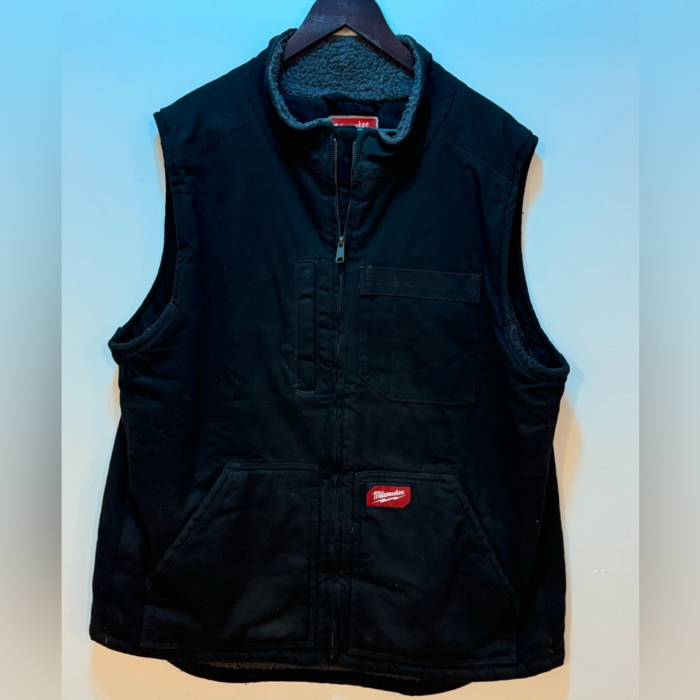 Milwaukee heavy-duty sherpa lined vest